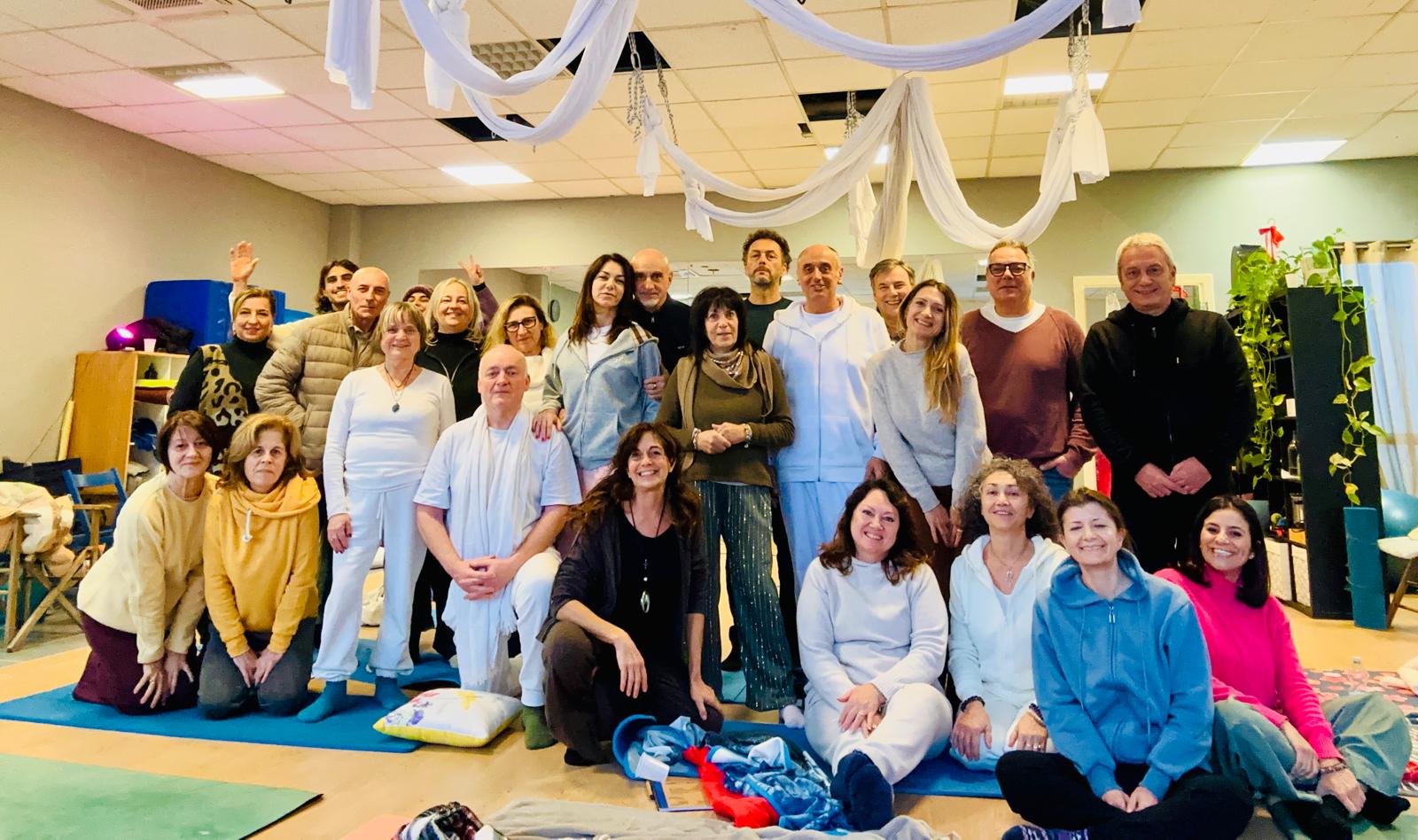 Gruppo riunito in sala durante la sessione